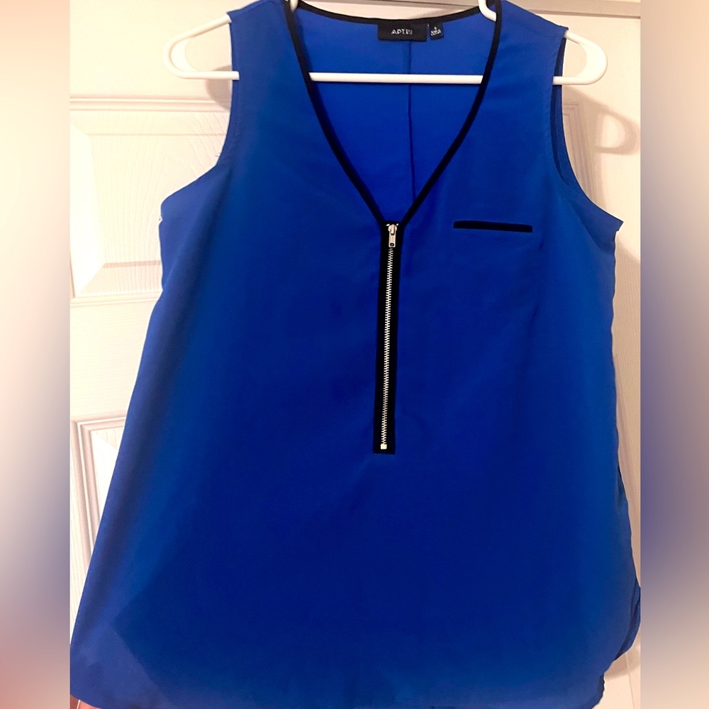 Apt 9 blouse. Size small. Women’s size.